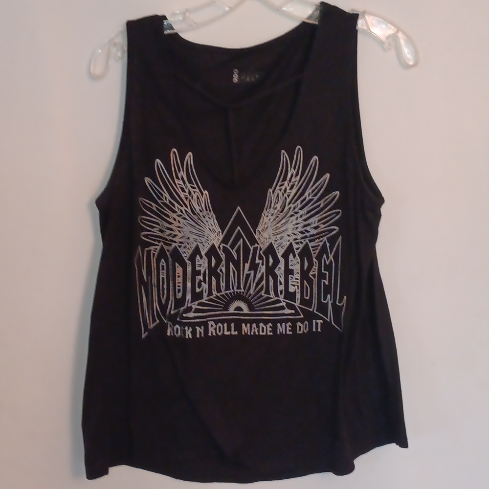 FYE Dlux Tank Size Medium Color Black with Metallic Silver Design